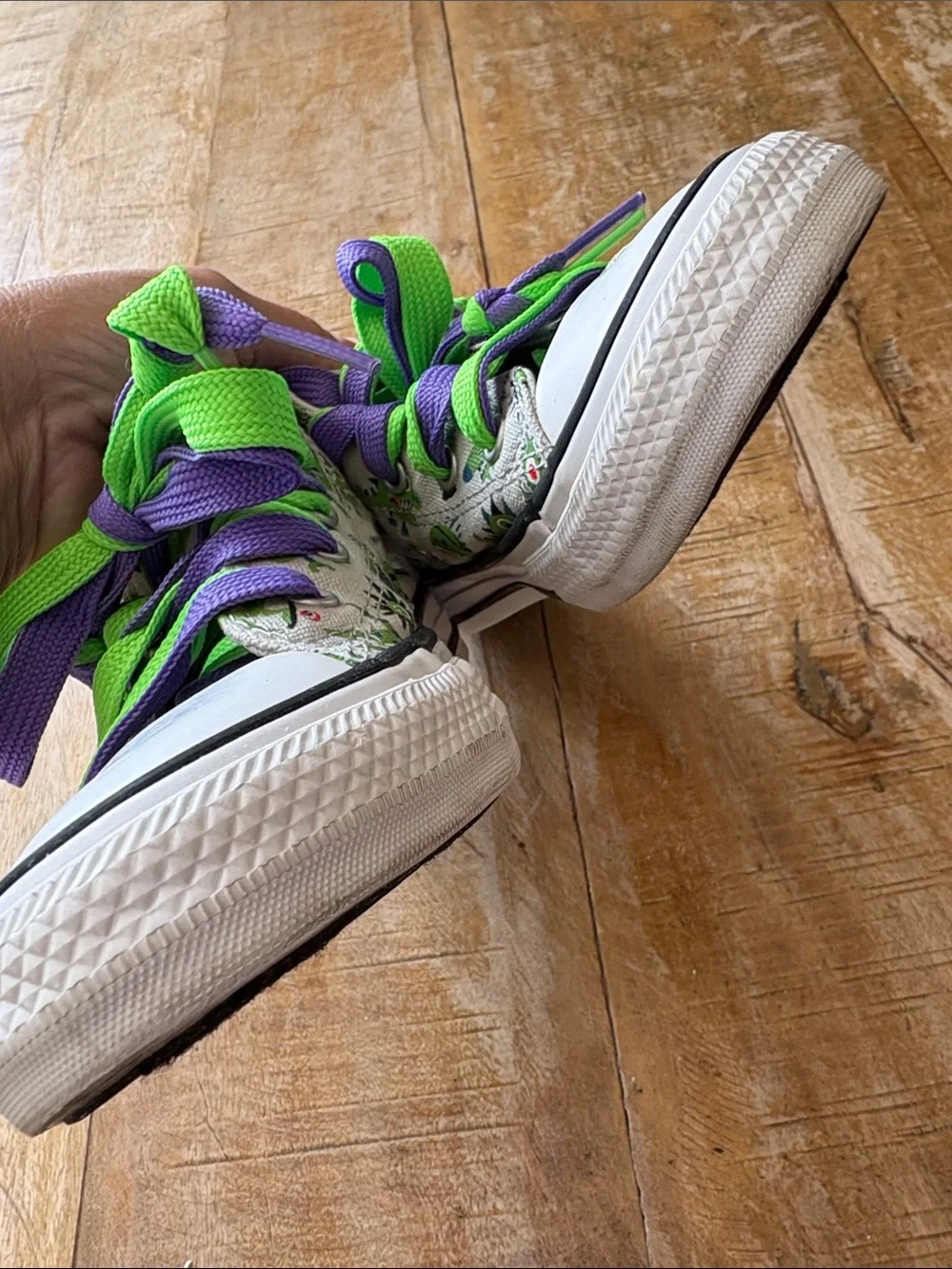 Converse Kids High-Top Sneakers in Green with Alien Print size 1